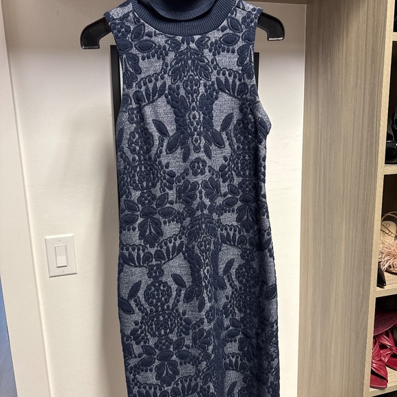 Sleeveless mid calf  Maveve dress - Picture 2 of 3